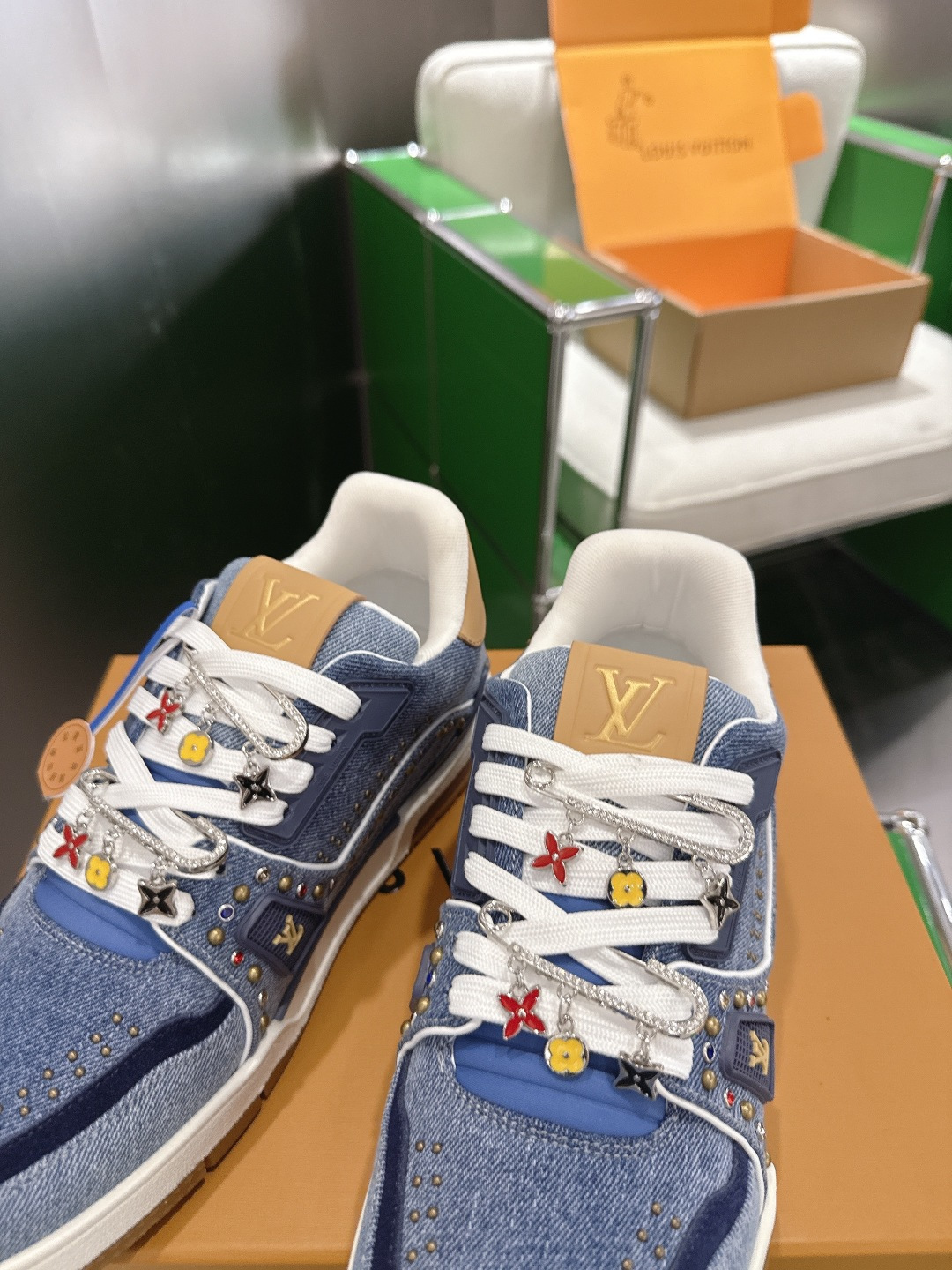 配饰60😀G2231-Louis Vuiton 路易威登 新款 LV Trainer系列板鞋篮球鞋 ‼️ 本款 LV 配饰60😀G2231-Louis Vuiton 路易威登 新款 LV Trainer系列板鞋篮球鞋 ‼️ 本款 LV