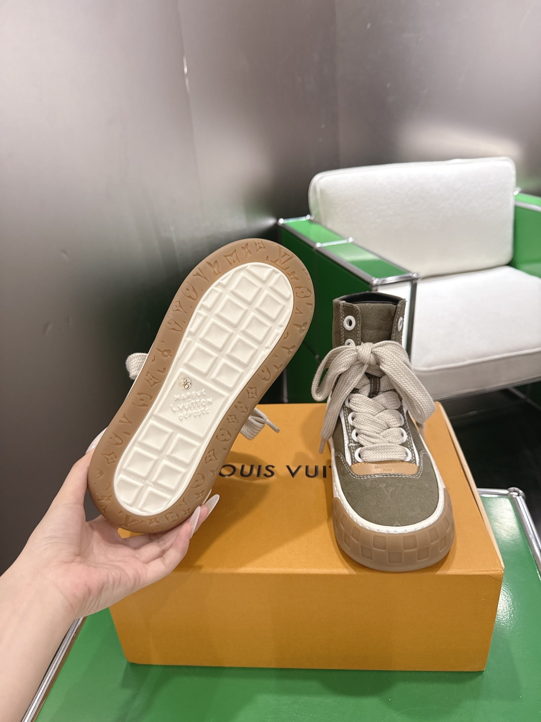 Louis Vuitton Sneakers