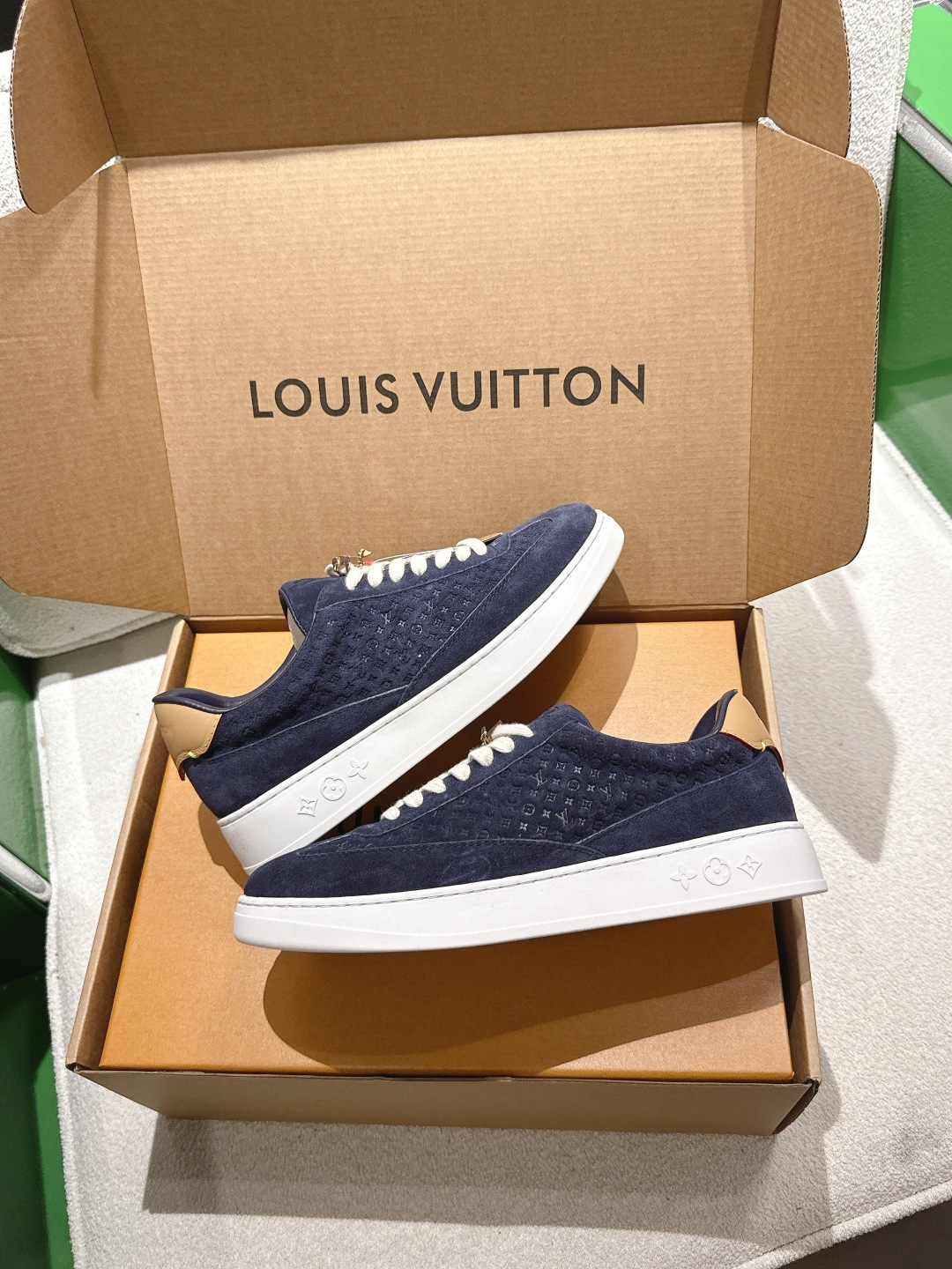 Louis Vuitton Sneakers