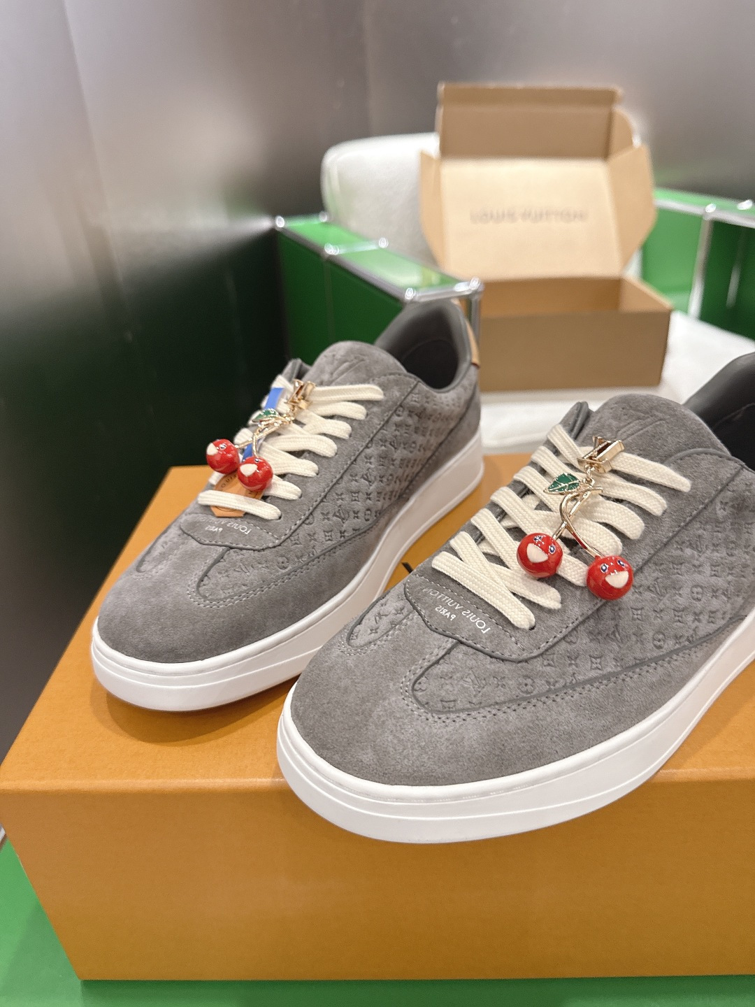 Louis Vuitton Sneakers