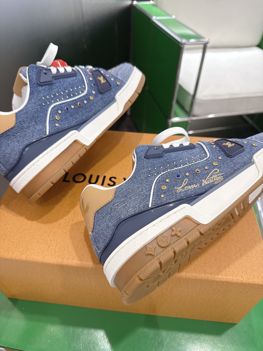 配饰60😀G2231-Louis Vuiton 路易威登 新款 LV Trainer系列板鞋篮球鞋 ‼️ 本款 LV 配饰60😀G2231-Louis Vuiton 路易威登 新款 LV Trainer系列板鞋篮球鞋 ‼️ 本款 LV