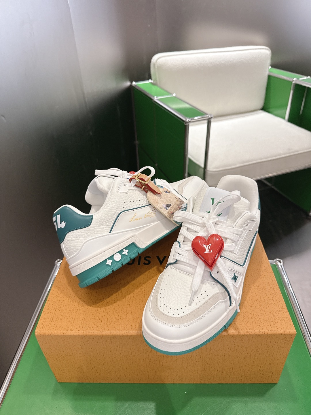 配饰60😀G2231-Louis Vuiton 路易威登 新款 LV Trainer系列板鞋篮球鞋 ‼️ 本款 LV 配饰60😀G2231-Louis Vuiton 路易威登 新款 LV Trainer系列板鞋篮球鞋 ‼️ 本款 LV