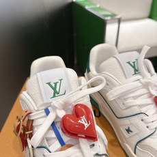配饰60😀G2231-Louis Vuiton 路易威登 新款 LV Trainer系列板鞋篮球鞋 ‼️ 本款 LV 配饰60😀G2231-Louis Vuiton 路易威登 新款 LV Trainer系列板鞋篮球鞋 ‼️ 本款 LV