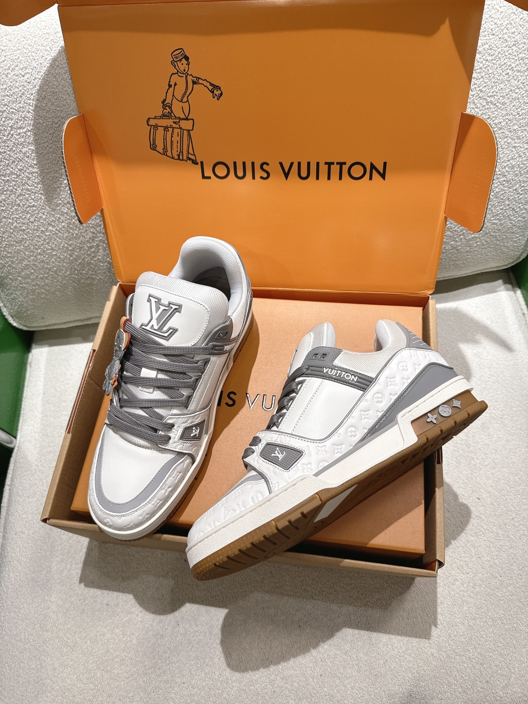 配饰60😀G2231-Louis Vuiton 路易威登 新款 LV Trainer系列板鞋篮球鞋 ‼️ 本款 LV 配饰60😀G2231-Louis Vuiton 路易威登 新款 LV Trainer系列板鞋篮球鞋 ‼️ 本款 LV