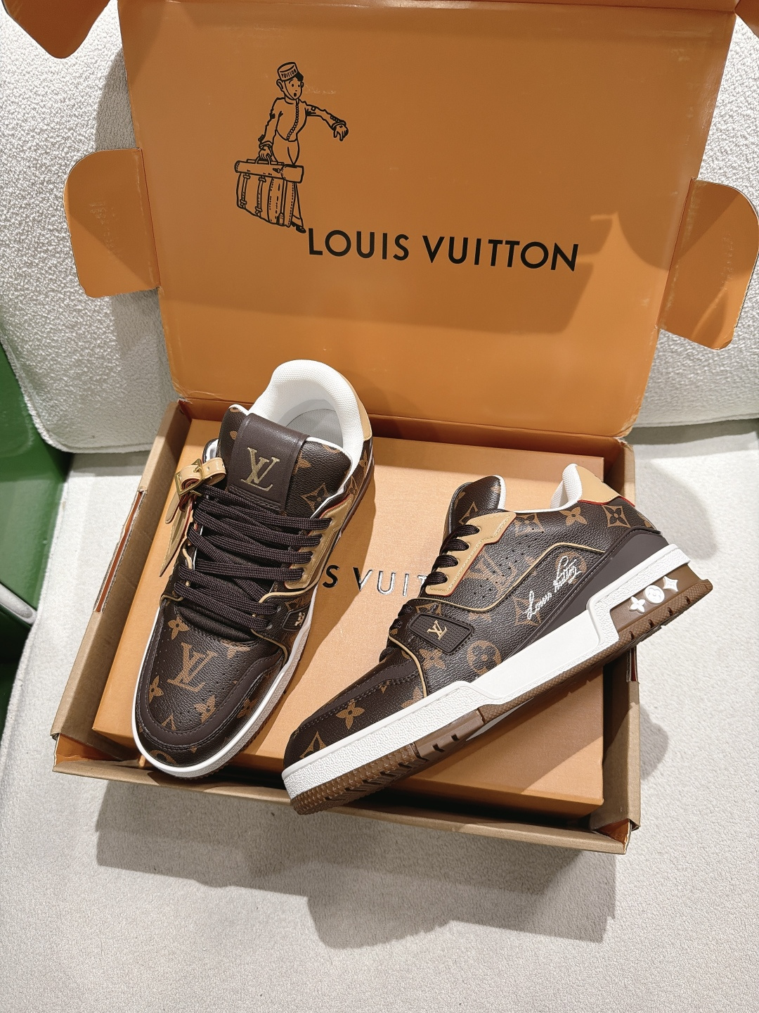 配饰60😀G2231-Louis Vuiton 路易威登 新款 LV Trainer系列板鞋篮球鞋 ‼️ 本款 LV 配饰60😀G2231-Louis Vuiton 路易威登 新款 LV Trainer系列板鞋篮球鞋 ‼️ 本款 LV