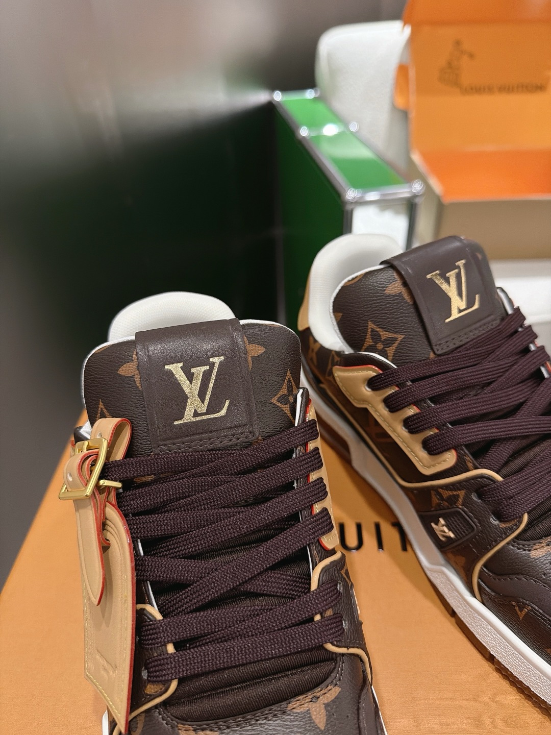 配饰60😀G2231-Louis Vuiton 路易威登 新款 LV Trainer系列板鞋篮球鞋 ‼️ 本款 LV 配饰60😀G2231-Louis Vuiton 路易威登 新款 LV Trainer系列板鞋篮球鞋 ‼️ 本款 LV