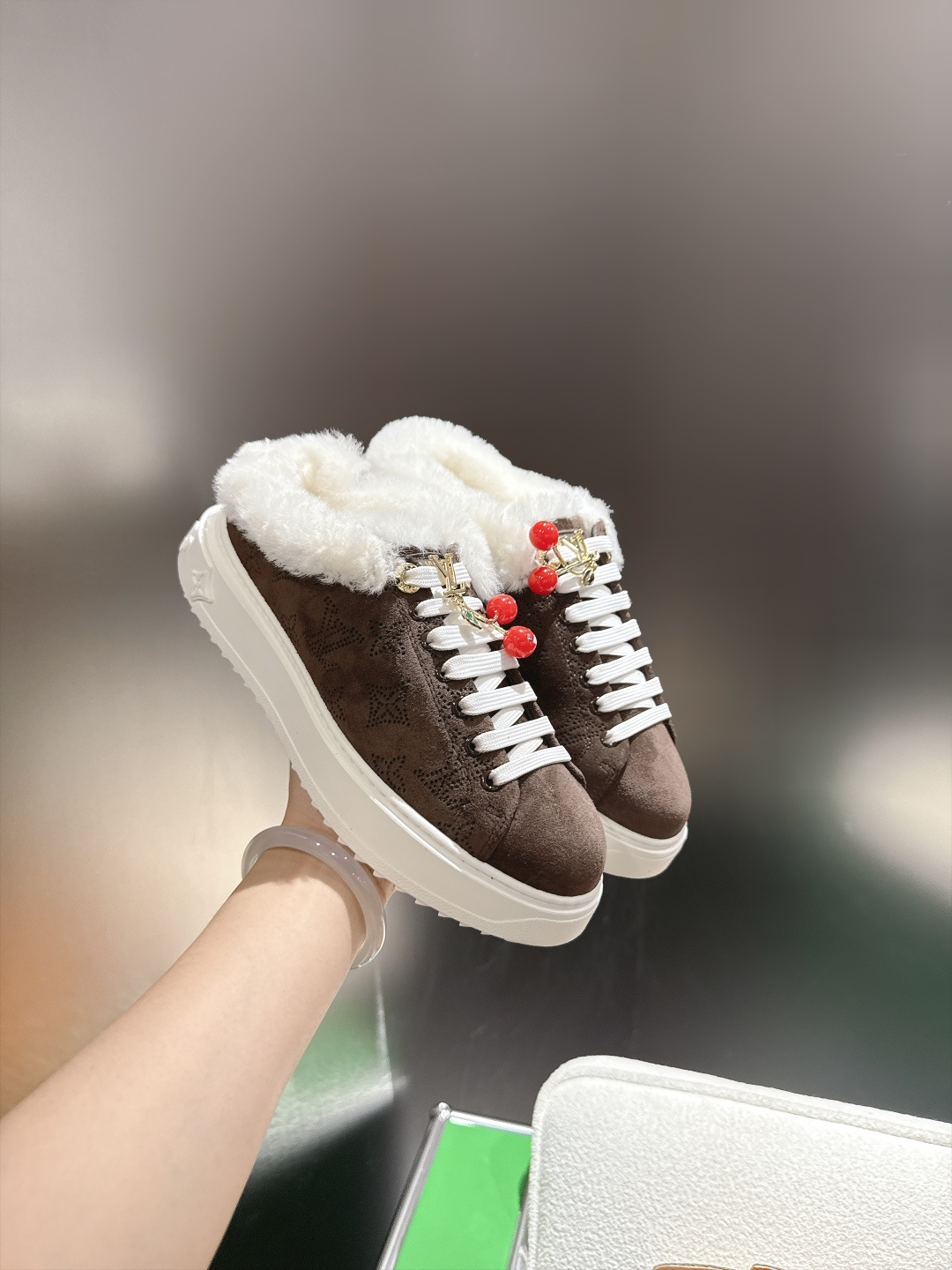 Louis Vuitton Sneakers