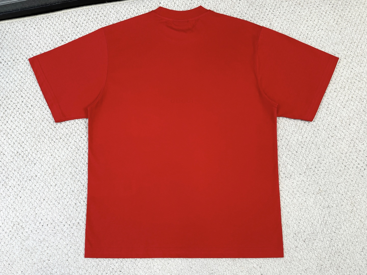 Gucci古奇产品简介GC / 棉丝混纺针织T恤面料：24支双面针织棉丝混纺面料 / 250G罗纹：24