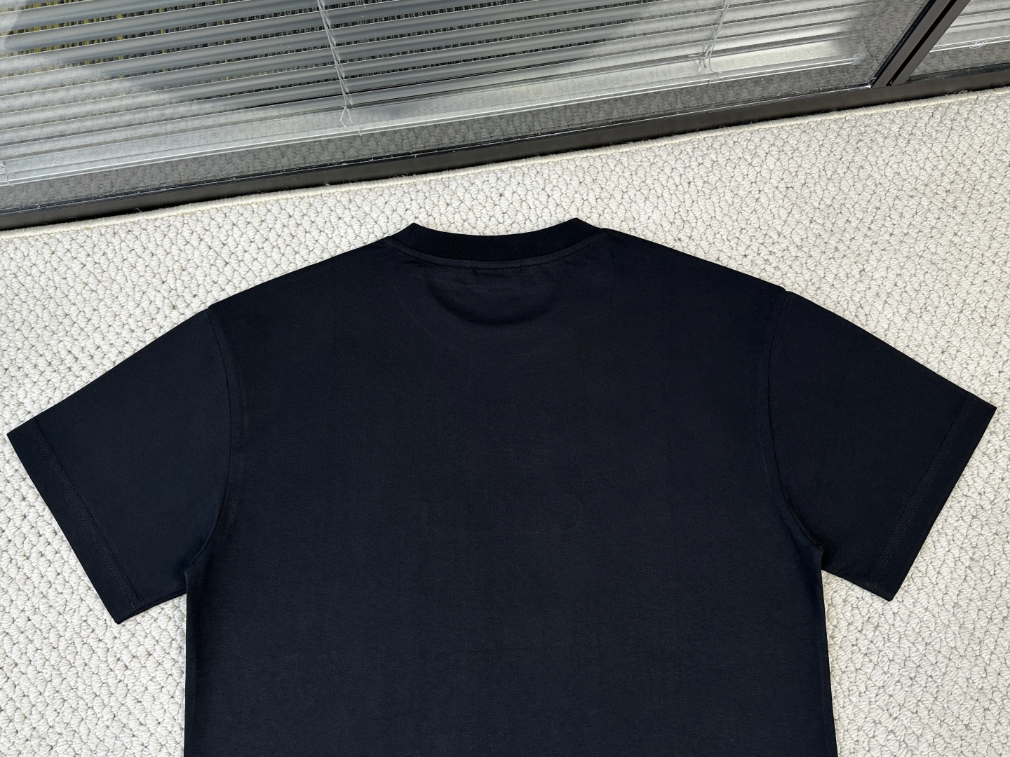Gucci古奇产品简介GC / 饰刺绣针织棉T恤面料：15支特纺紧密棉 / 230G罗纹：32支1×1罗