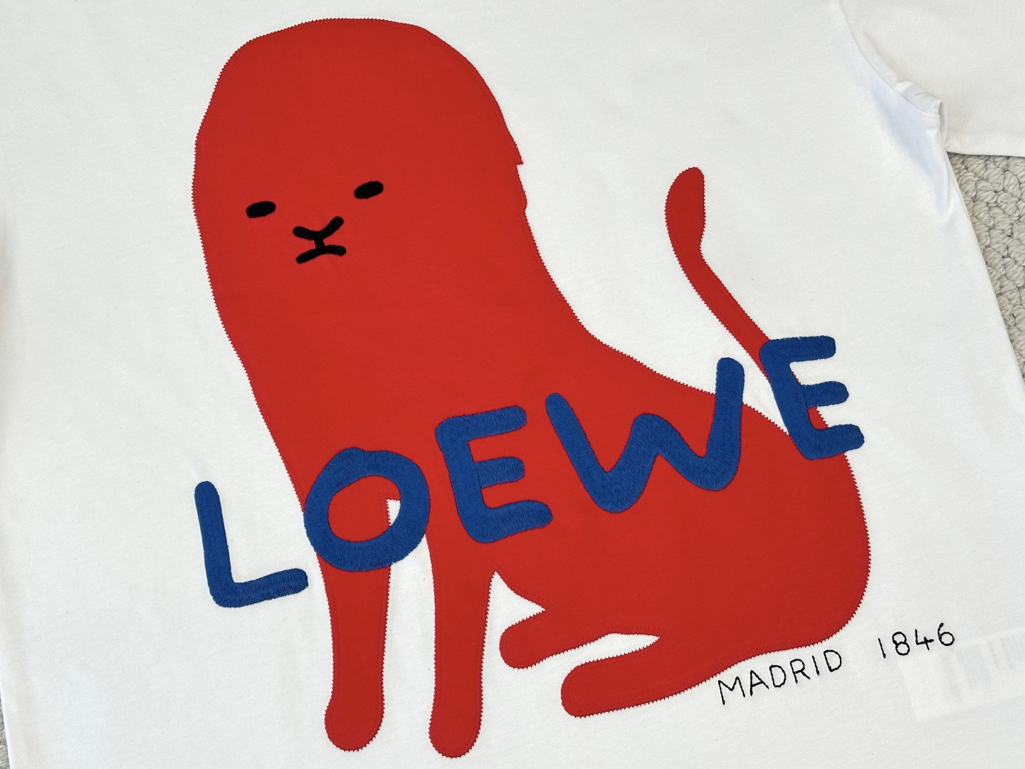 Loewe罗意威-产品简介EW / 大狮子棉质宽松版型 T恤面料：15支特纺紧密棉 / 230G罗纹：3
