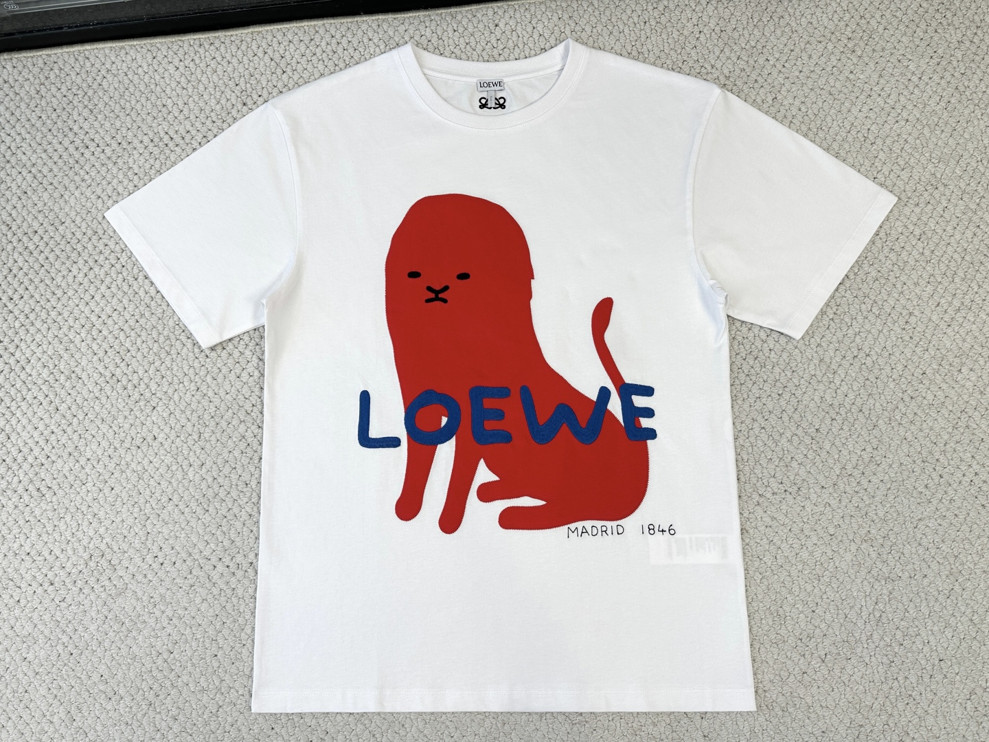 Loewe罗意威-产品简介EW / 大狮子棉质宽松版型 T恤面料：15支特纺紧密棉 / 230G罗纹：3