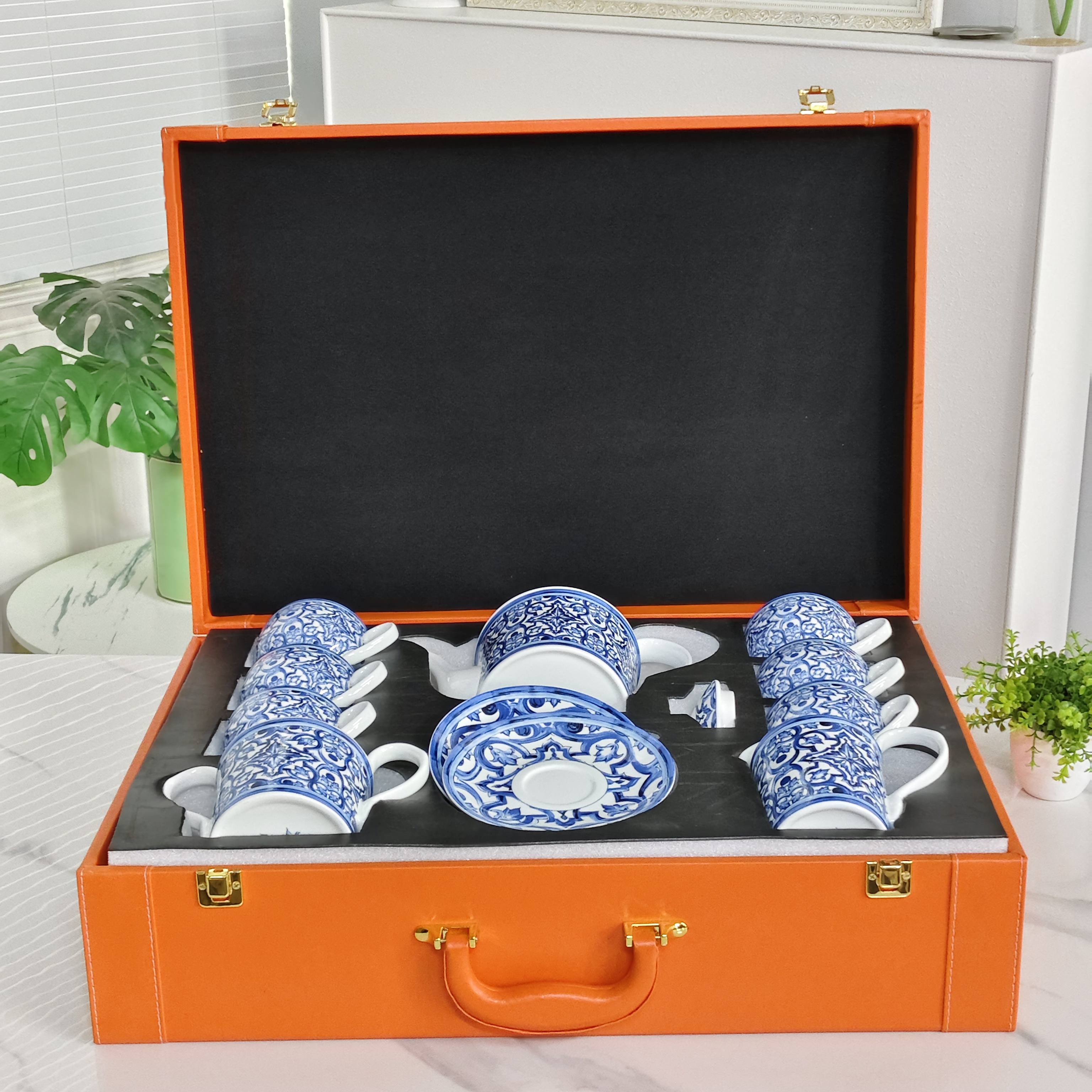 Van Cleef & Arpels Haute Couture Maison Lifestyle Luxury Home Decor 2