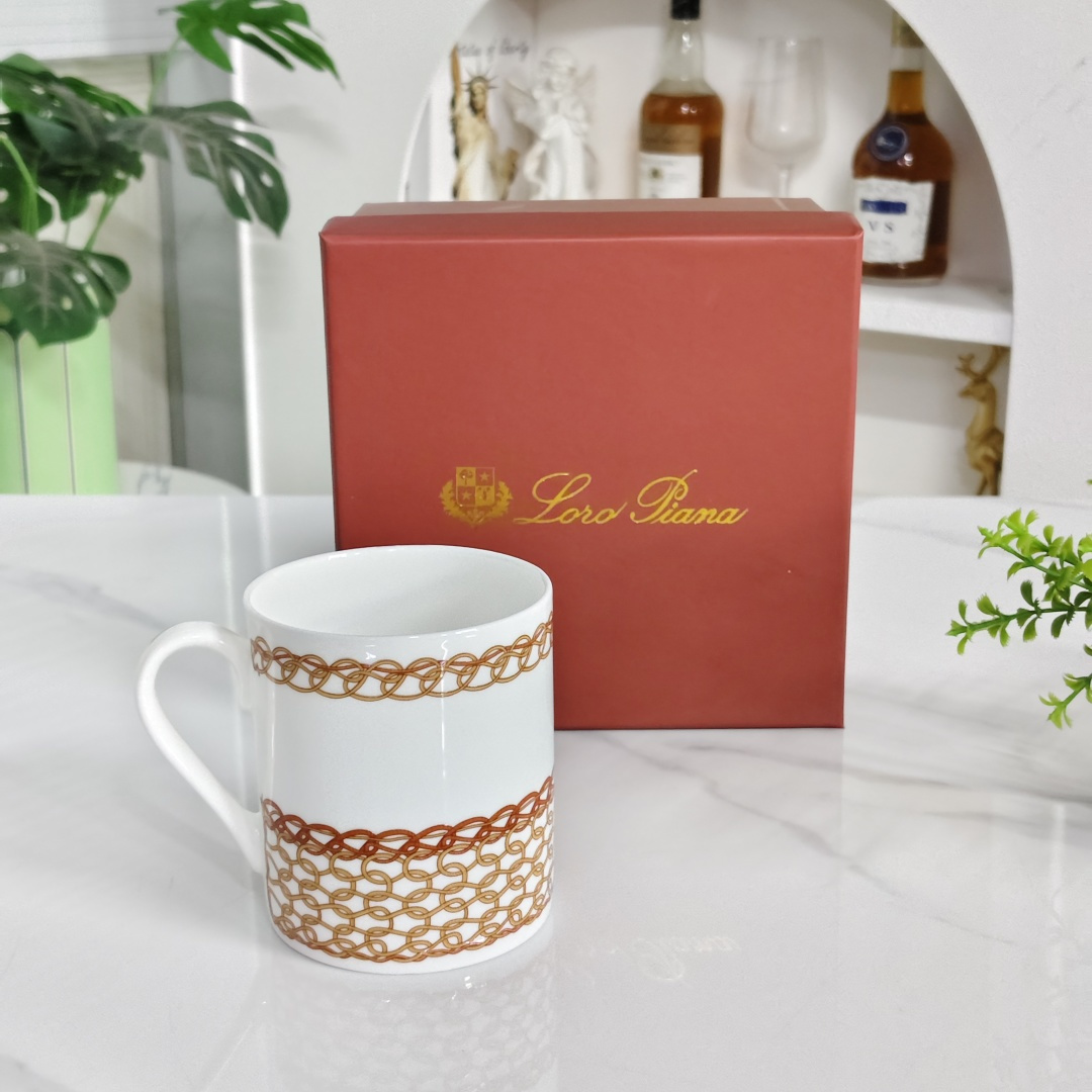 诺悠翩雅 Loro Piana 高级成衣风衣外套及大衣服装 #2CBB5AD0 2