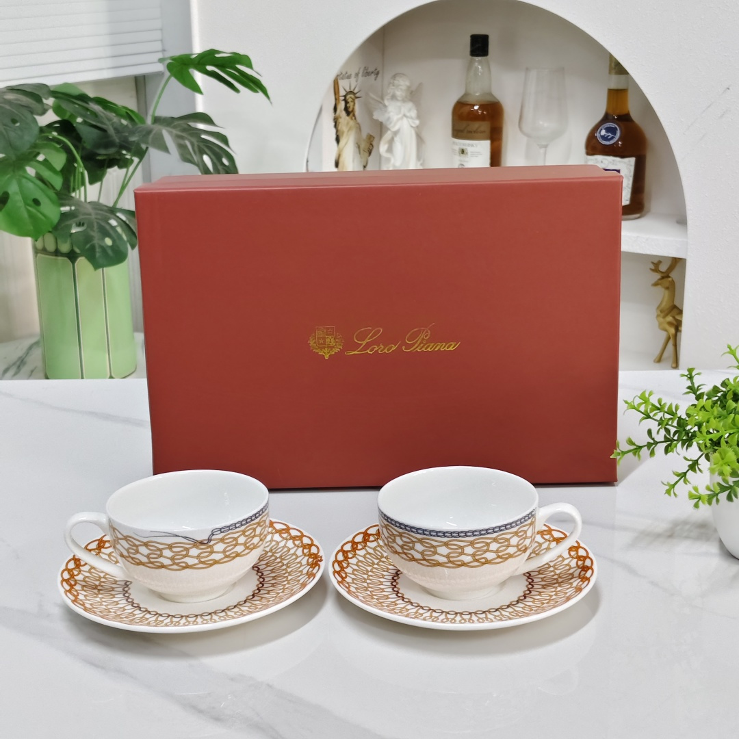 诺悠翩雅 Loro Piana 高级成衣风衣外套及大衣服装 #4807926B 2