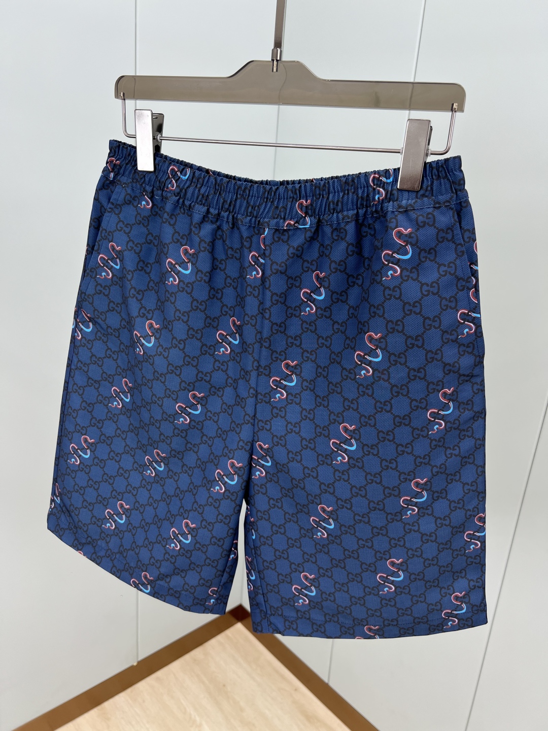 Gucci Men's Blue Cotton Shorts with Snake and Logo Print - Summer Collection 6 cmp i1743696186896 9269 0 5