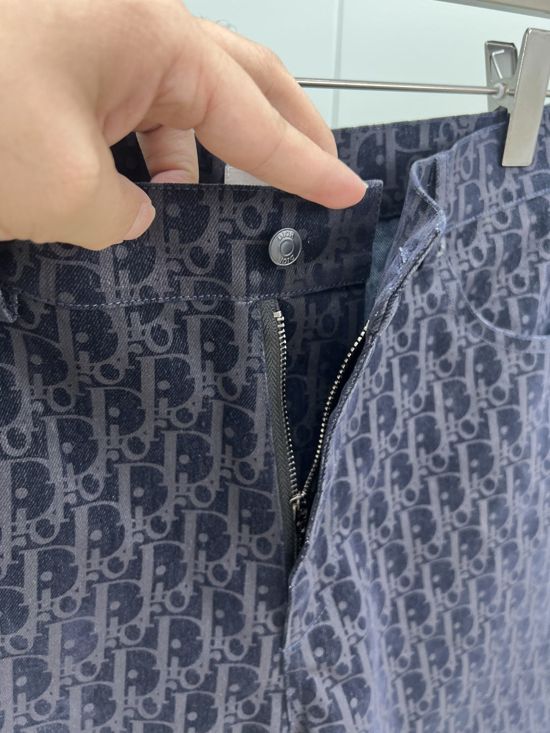 DIOR x Kaws Oblique Print Denim Shorts - Limited Edition 6 cmp i1743697976525 4775 0 3