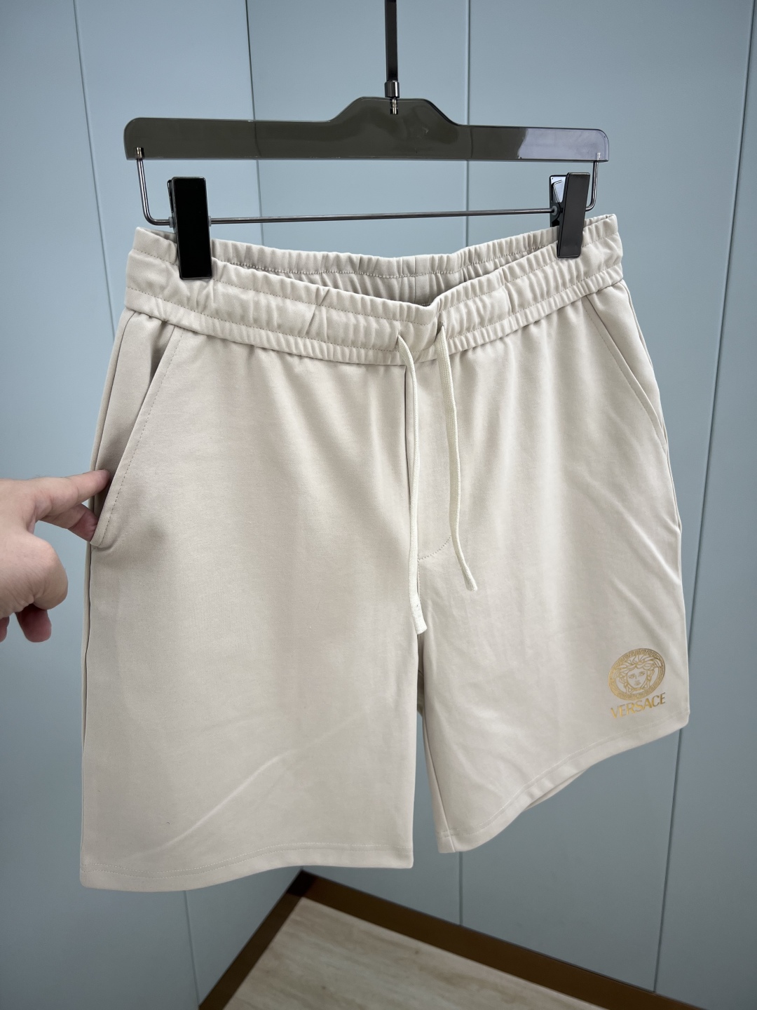 Versace Medusa Gold Foil Logo Ice Oxygen Cotton Casual Shorts 5 cmp i1748278813193 1924 0 0