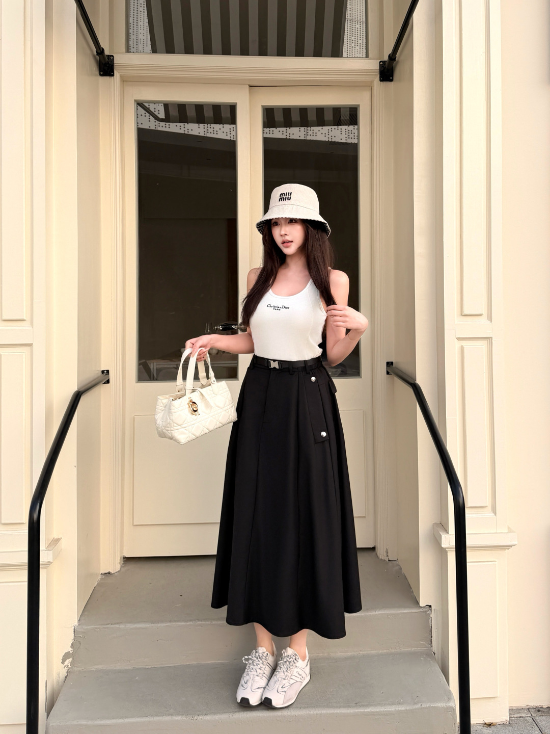 NO:739105,,,19860909,,,Women's clothing