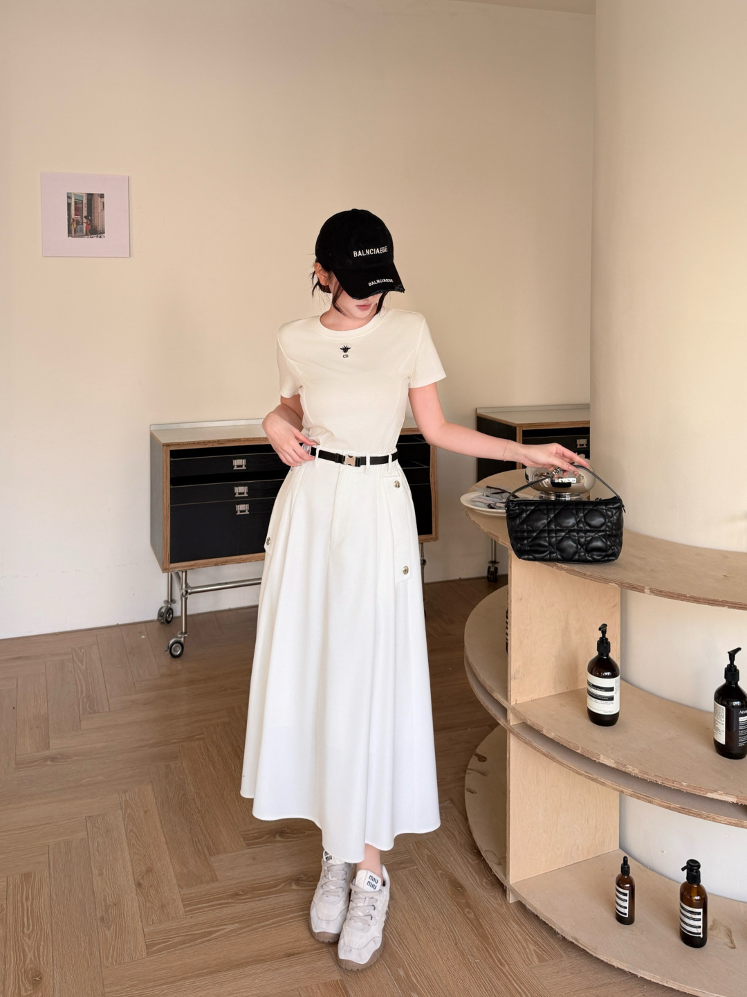 NO:739111,,,19860909,,,Women's clothing