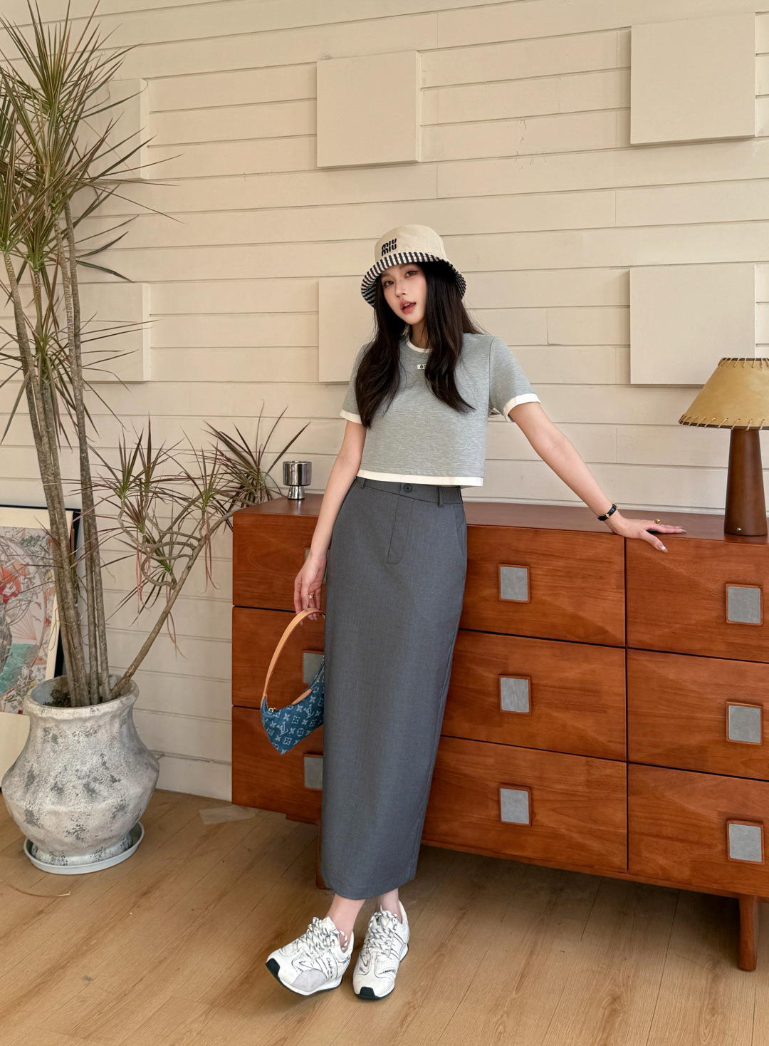 NO:749613,,,19860909,,,Women's clothing