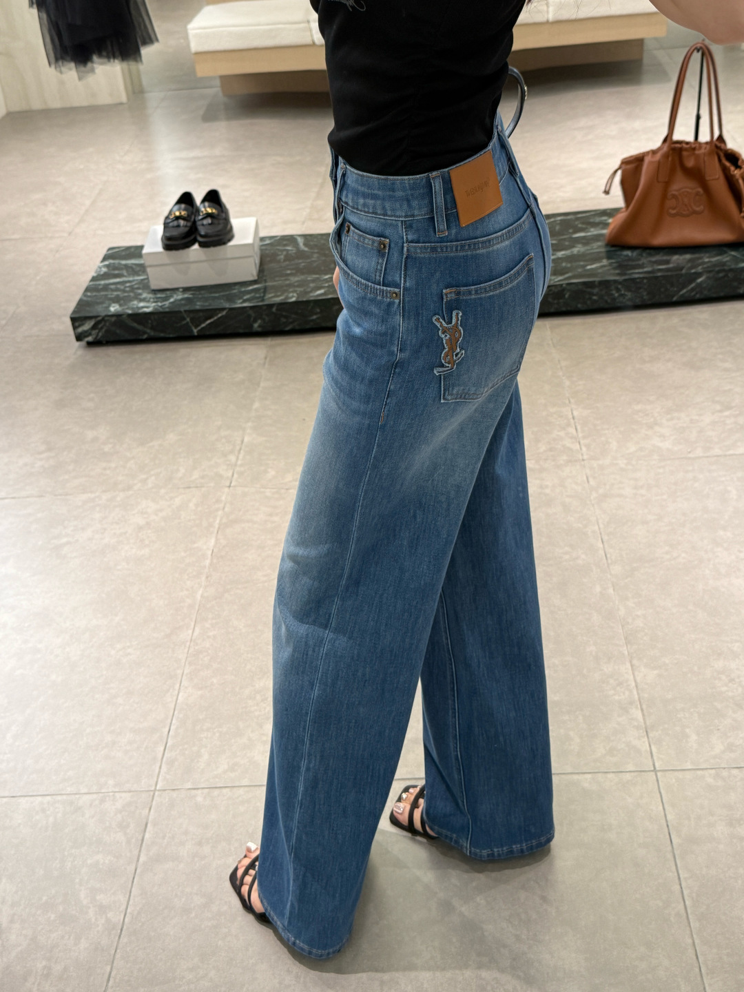 NO:803596,,,19860909,,,Women's clothing