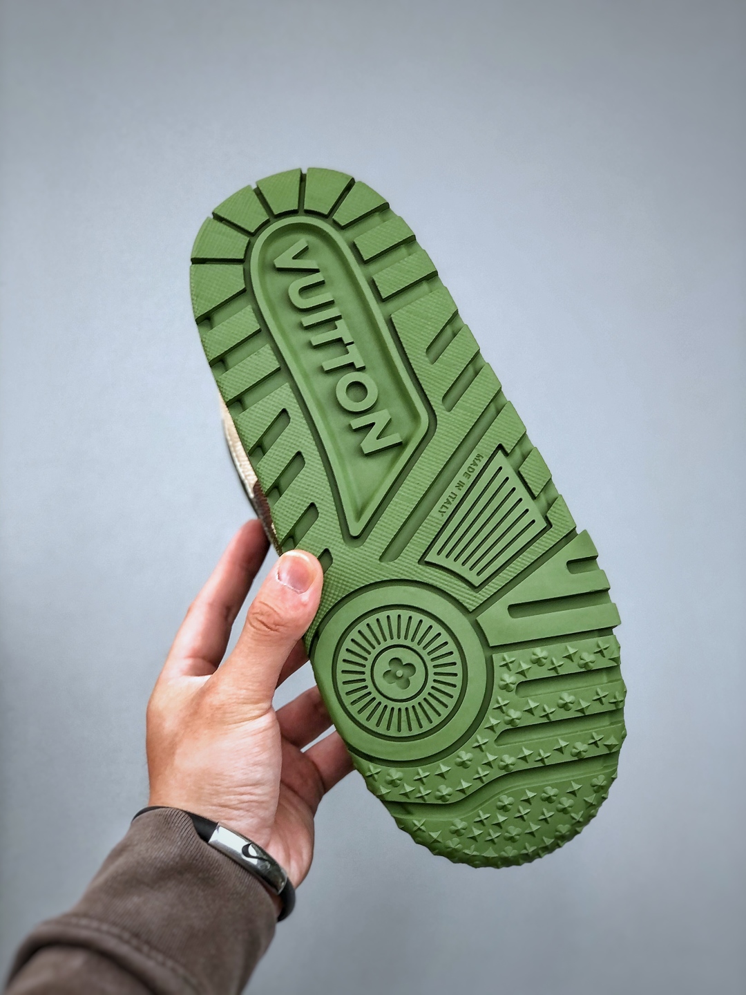 420 LV-路易-威登trainer 2025走秀最新款意大利进口小牛皮拼接