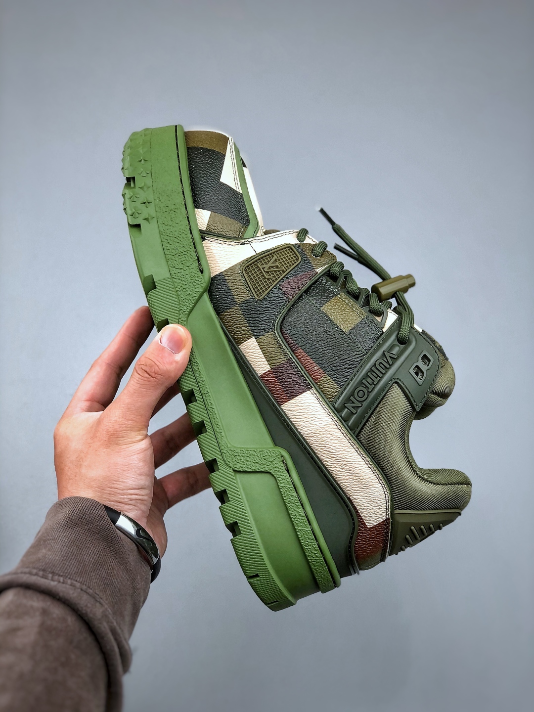 420 LV-路易-威登trainer 2025走秀最新款意大利进口小牛皮拼接