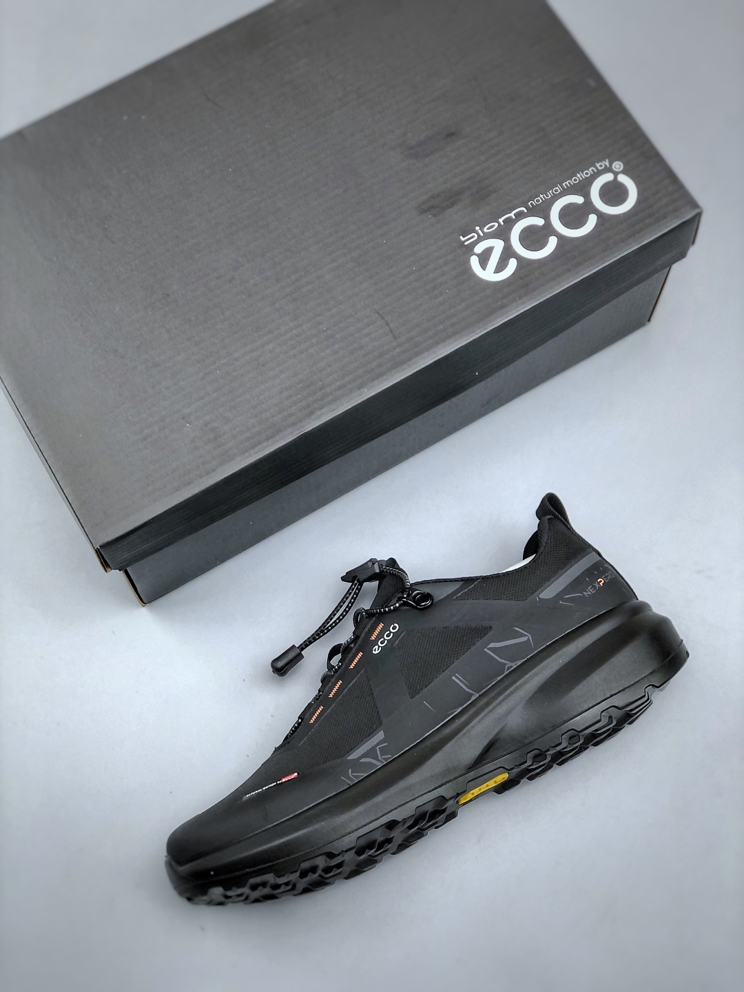240 Ecco爱步男士跑步鞋休闲鞋透气轻质系带轻便运动鞋