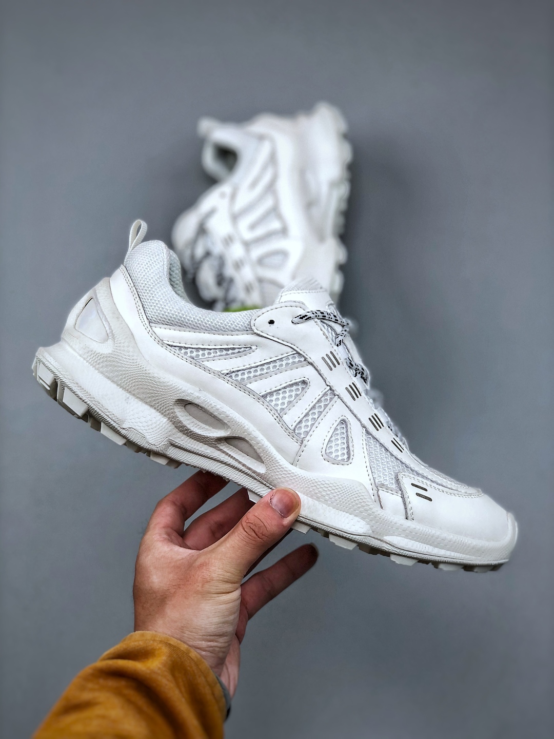 300 Ecco 爱步 皮条带网 透气，经典和现代工艺品质融合 精选小牛皮面料 百搭休闲老爹鞋