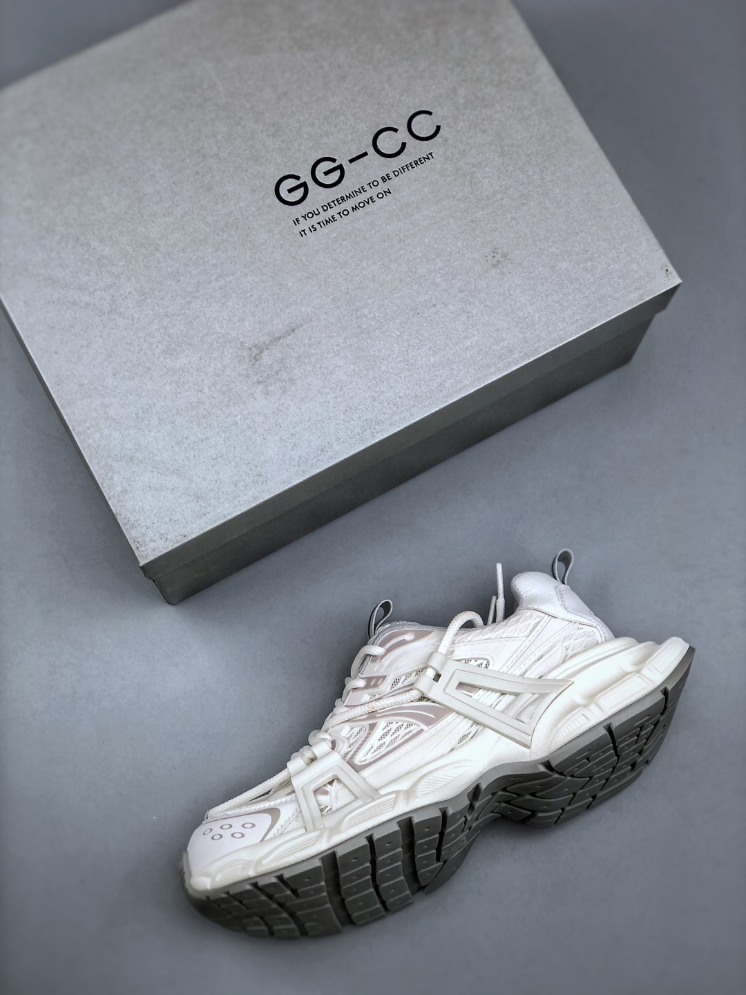 新货GG-CC Chunky Low 休闲时尚运动老爹鞋 大长腿 时髦look轻松定格