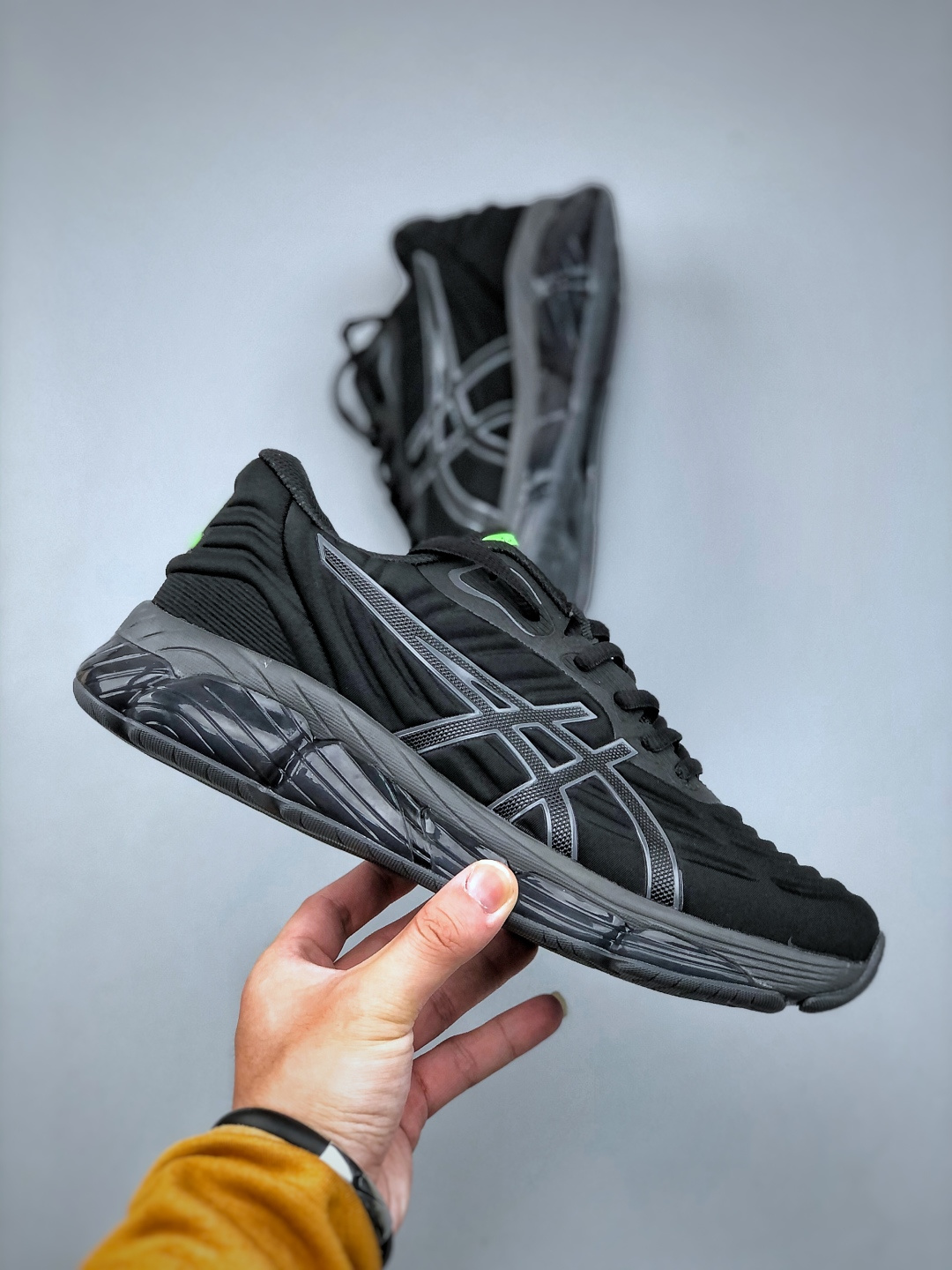 💰290 Asics Gel-Quantum 360 VIII 亚瑟士复古透气休闲鞋缓震男子耐磨跑步鞋 1203A593-001 #鞋面采用无缝线鞋面，贴合脚型，穿着舒适；中底360°环绕式GL，提供良好的缓冲性能；尺码：40-45（半）