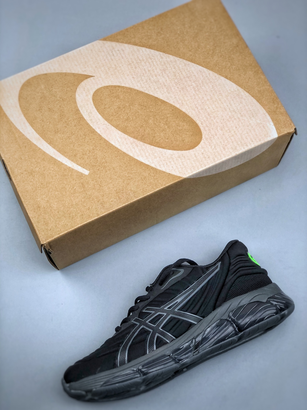 💰290 Asics Gel-Quantum 360 VIII 亚瑟士复古透气休闲鞋缓震男子耐磨跑步鞋 1203A593-001 #鞋面采用无缝线鞋面，贴合脚型，穿着舒适；中底360°环绕式GL，提供良好的缓冲性能；尺码：40-45（半）