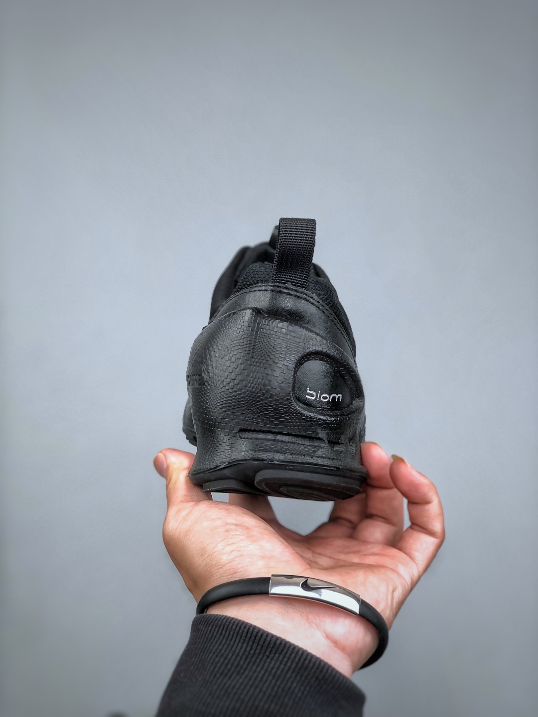 300 Ecco爱步BIOM真皮运动鞋 防滑健步慢跑鞋
