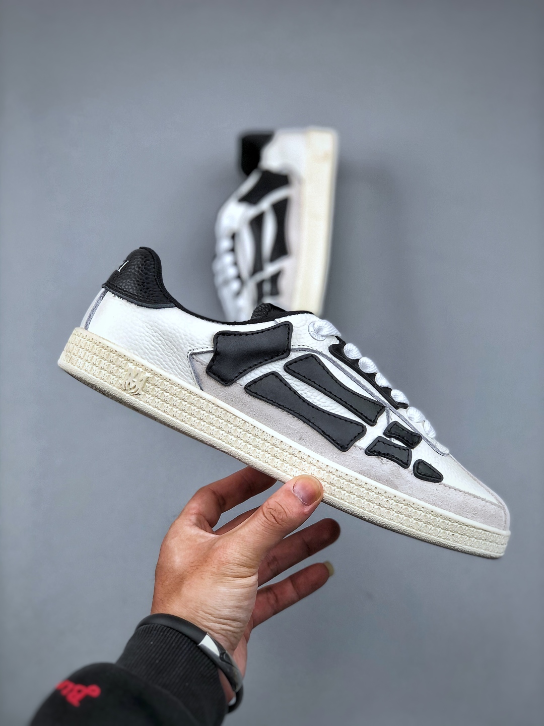 360 AMIRI 德训鞋 选用优质材料精细制作