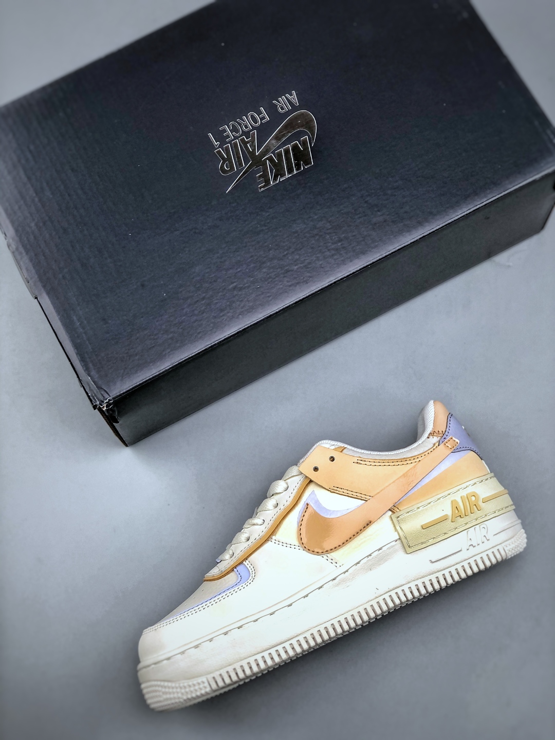 💰220纯原版
Nike WMNS Air Force 1 Shadow"Sail/White Onyx "空军一号轻量增高低帮百搭板鞋"皮革米白浅橘淡紫双钩"DZ1847-114 尺码： 36 36.5 37.5 38 38.5 39 40 41 42