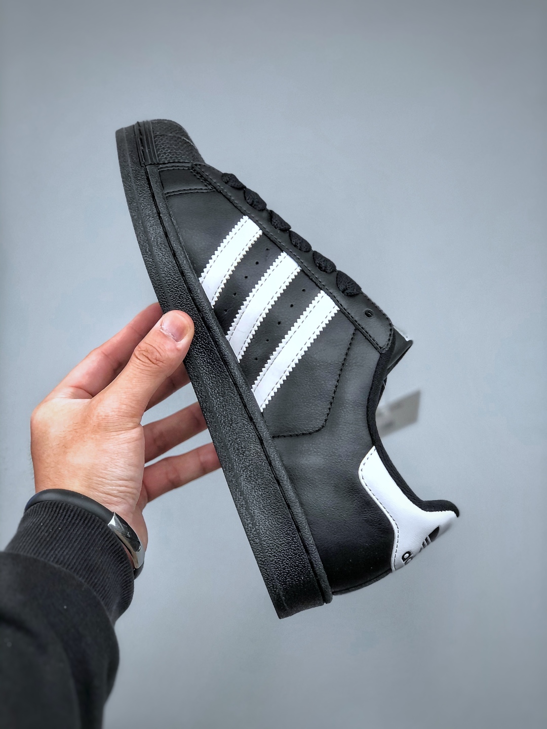 💰真标150💰公司级180💰纯原220Adidas Superstar 贝壳头 顶级充正版本 专供各大实体专卖店货源 原底档案 原楦头 原厂 进口皮质 经典百搭小白鞋货号：JH7033 Size：35-45