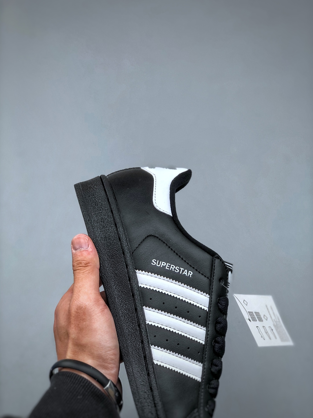💰真标150💰公司级180💰纯原220Adidas Superstar 贝壳头 顶级充正版本 专供各大实体专卖店货源 原底档案 原楦头 原厂 进口皮质 经典百搭小白鞋货号：JH7033 Size：35-45
