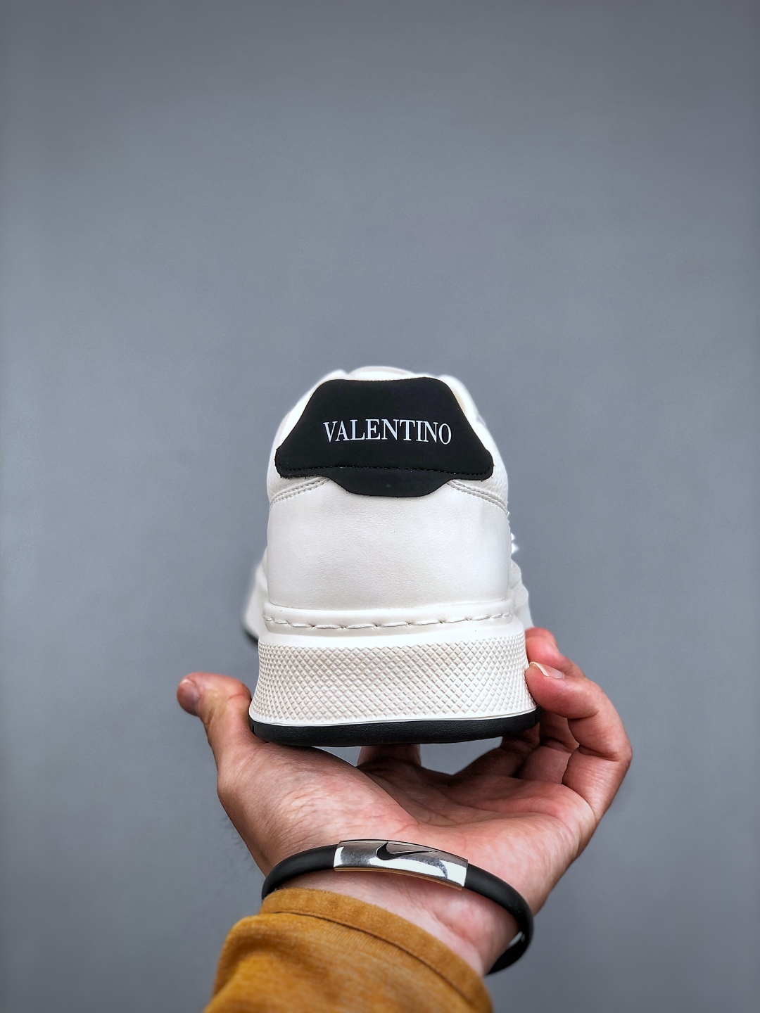 新货Valentino 华伦天奴 Rockstud untitled 厚底休闲铆钉小白鞋