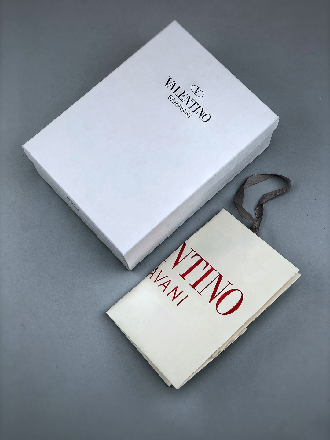 新货Valentino 华伦天奴 Rockstud untitled 厚底休闲铆钉小白鞋
