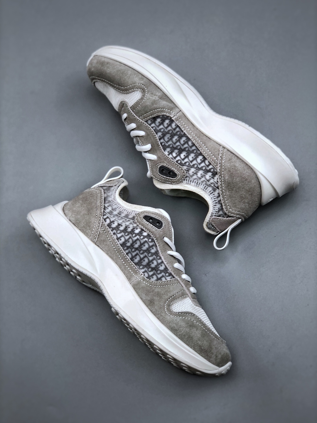 Dior B30 Sneakers Gray Mesh - Reinterprets Tennis Shoes For A Fashionable Look 10 cmp i1745783203535 4984 0 1