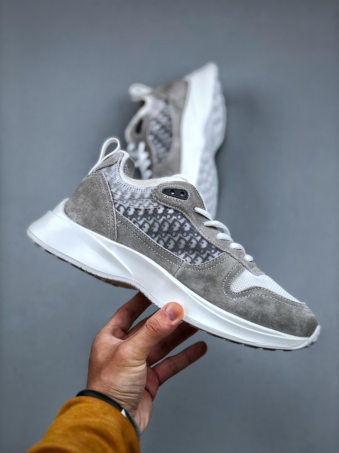 Dior B30 Sneakers Gray Mesh - Reinterprets Tennis Shoes For A Fashionable Look 5 cmp i1745783210042 3119 0 3