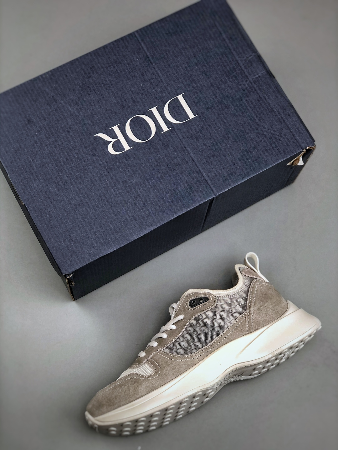 Dior B30 Sneakers Gray Mesh - Reinterprets Tennis Shoes For A Fashionable Look 4 cmp i1745783214285 1721 0 2