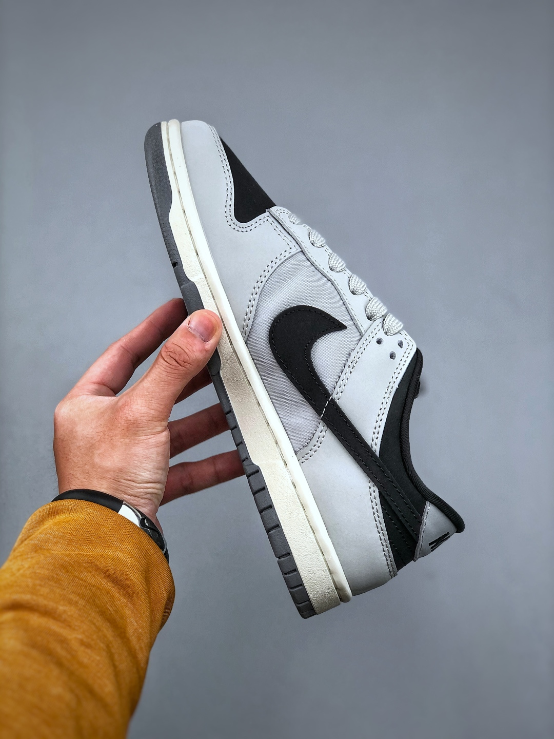 Nike SB Dunk Low Supreme Collab - Premium Grey Low-Top Skateboarding Shoes 3 cmp i1745783446586 1879 0 1