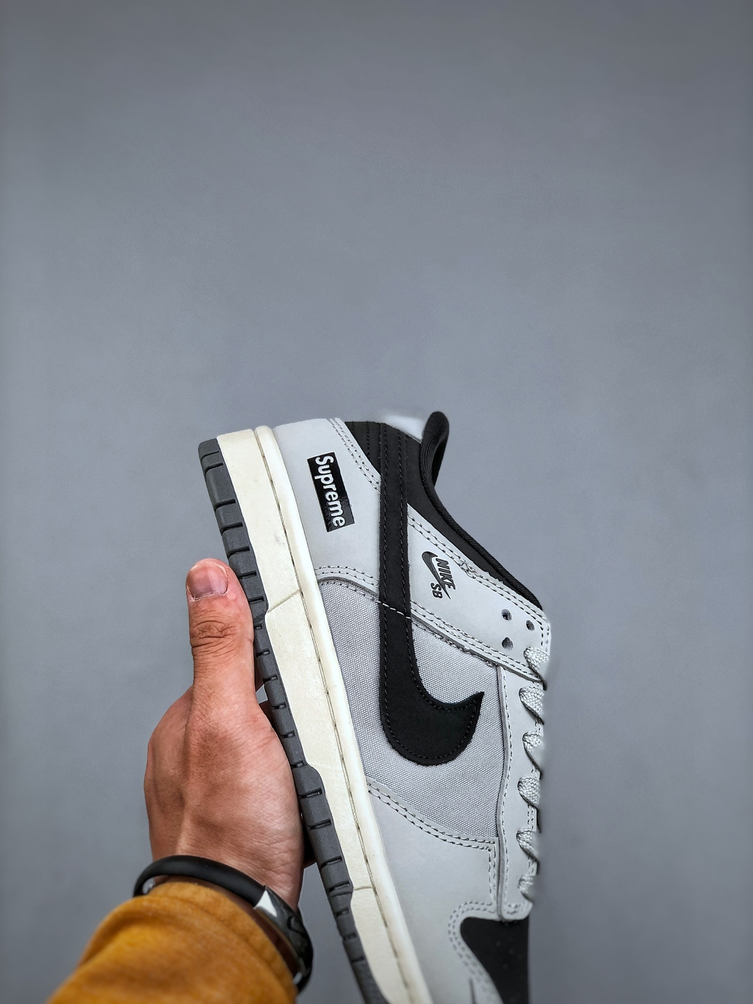 Nike SB Dunk Low Supreme Collab - Premium Grey Low-Top Skateboarding Shoes 7 cmp i1745783451529 956 0 5