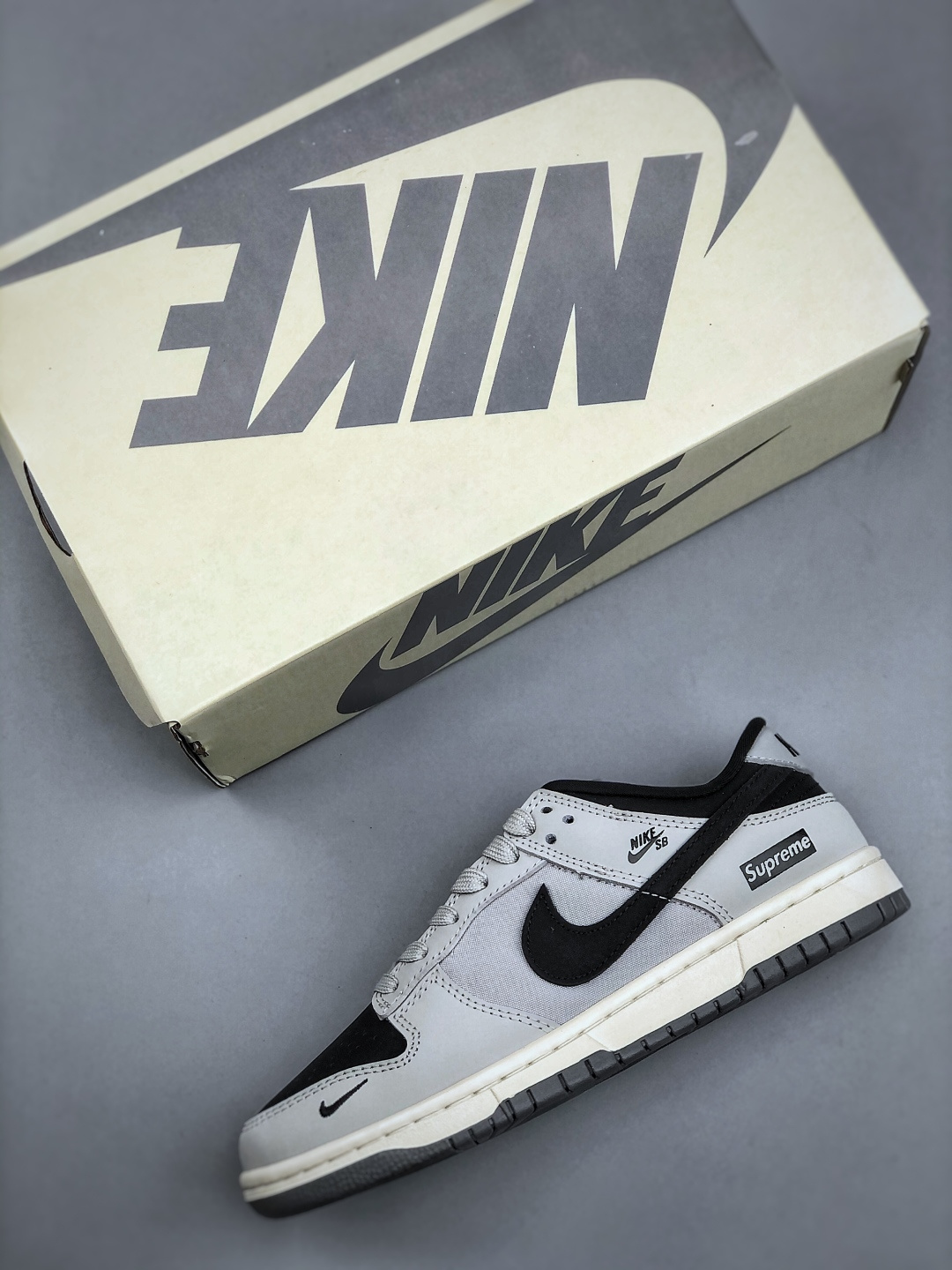 Nike SB Dunk Low Supreme Collab - Premium Grey Low-Top Skateboarding Shoes 4 cmp i1745783451530 6538 0 2