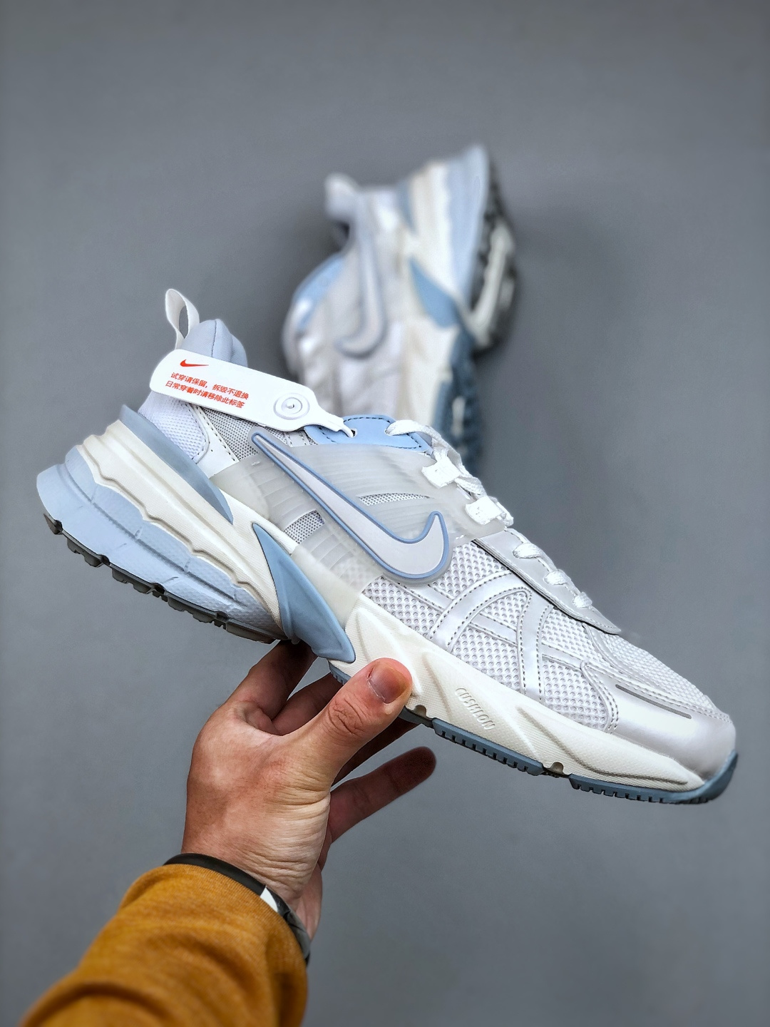 Nike V2K Runtekk Retro Low-Top Running Shoes - Cushioned, Breathable & Stylish 5 cmp i1745783599724 6712 0 3