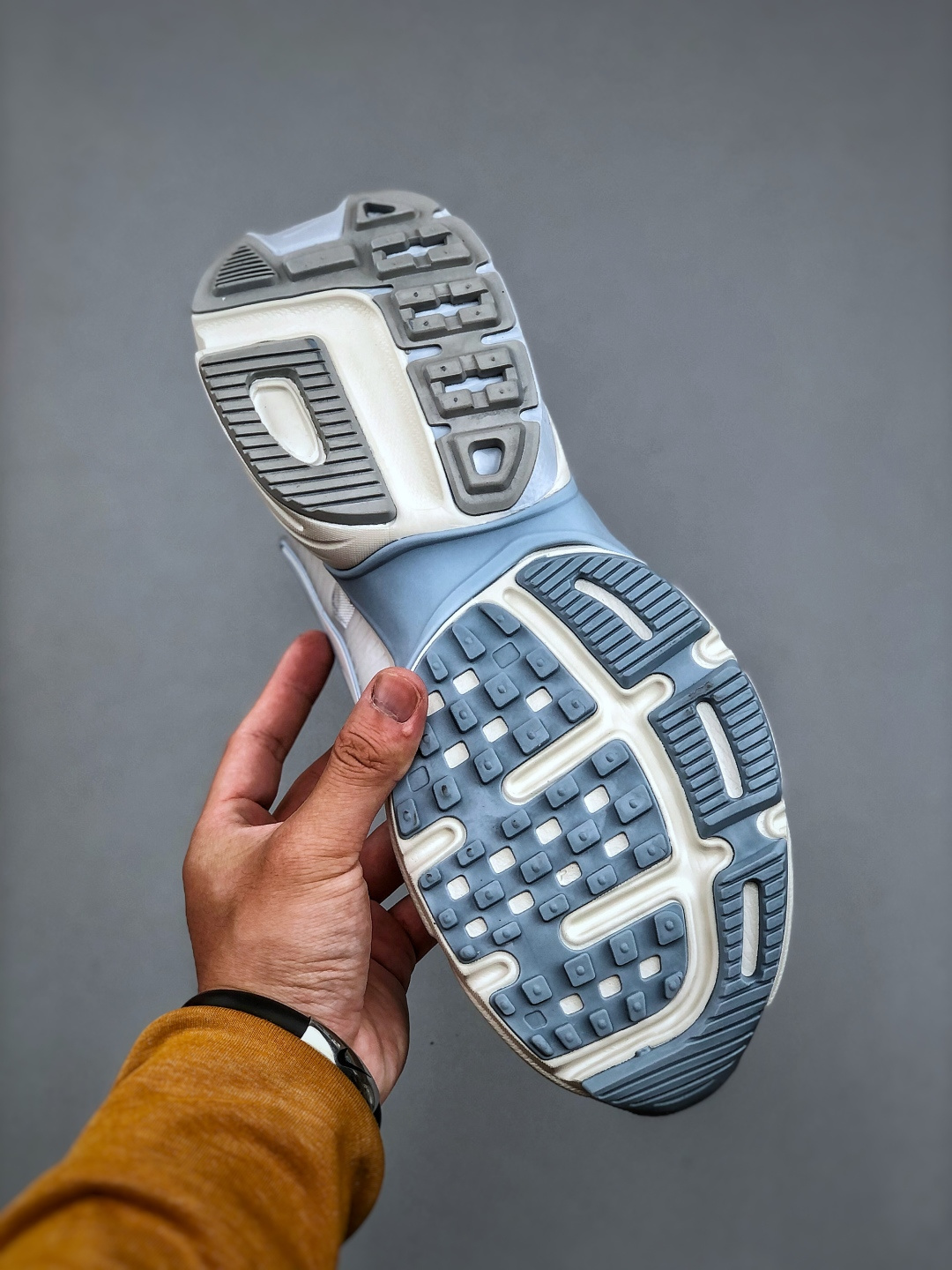 Nike V2K Runtekk Retro Low-Top Running Shoes - Cushioned, Breathable & Stylish 9 cmp i1745783599726 6135 0 7