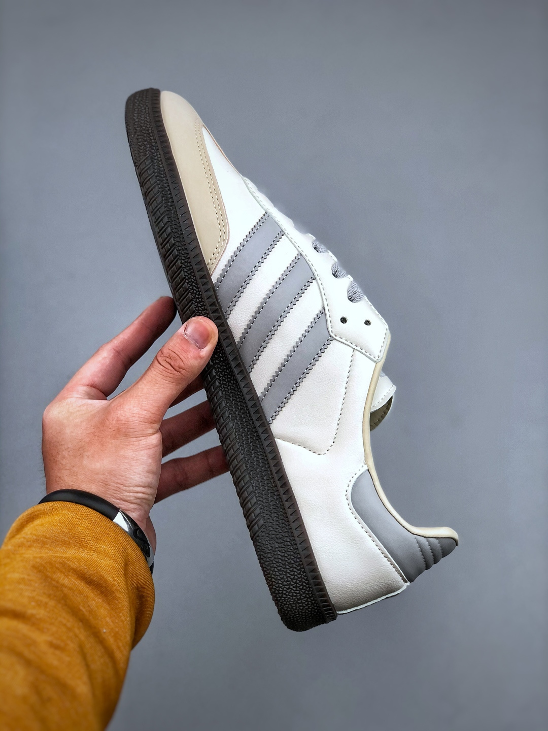 Adidas Originals Samba OG - Casual Style, Comfortable Fit, Versatile Fashion 3 cmp i1745784605324 3214 0 1