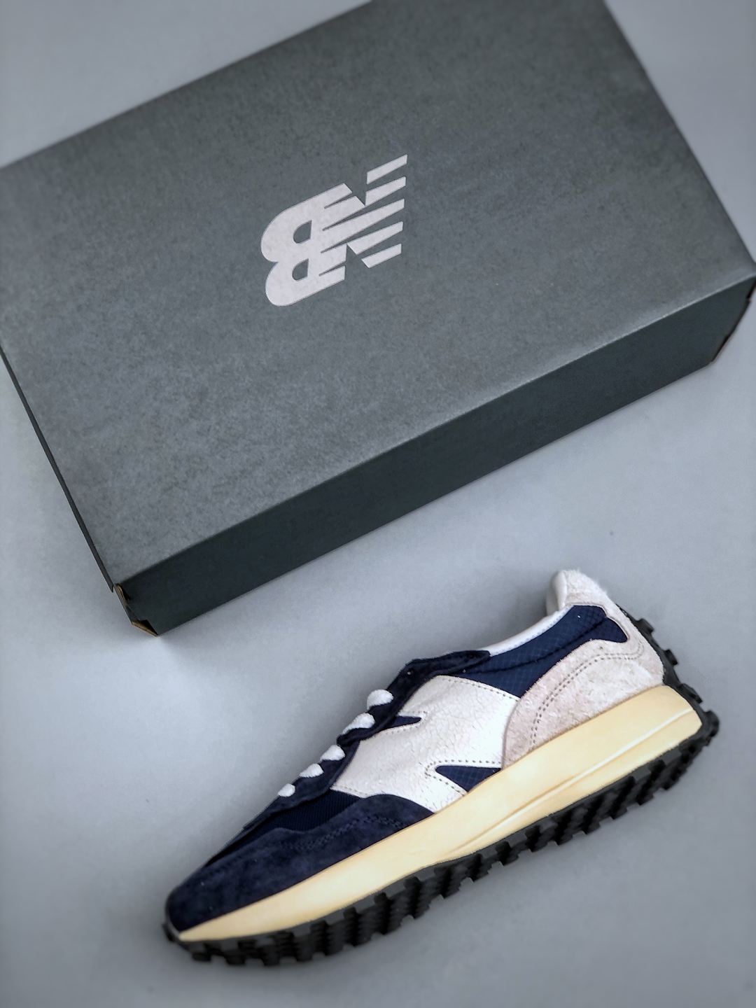 New Balance 327 Retro Sneakers - Navy Blue Suede & Nylon Upper 4 cmp i1745784747993 9122 0 2