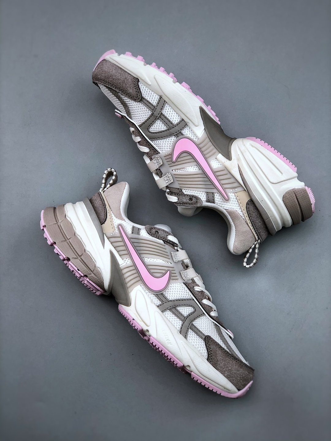 Nike V2K Runtekk Women's Running Shoes - Cushioned, Retro Style, All-Day Comfort 10 cmp i1745874678017 2987 0 8